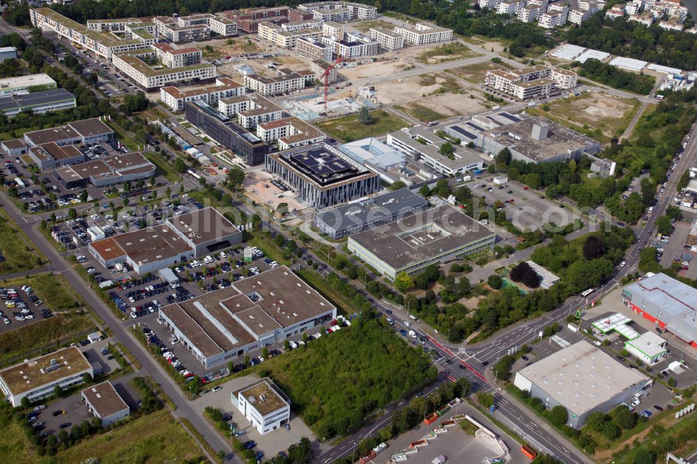 Mainz from above - Industrial estate and company settlement Elly-Beinhorn-Strasse - Hechtsheimer Strasse in the district Oberstadt in Mainz in the state Rhineland-Palatinate, Germany