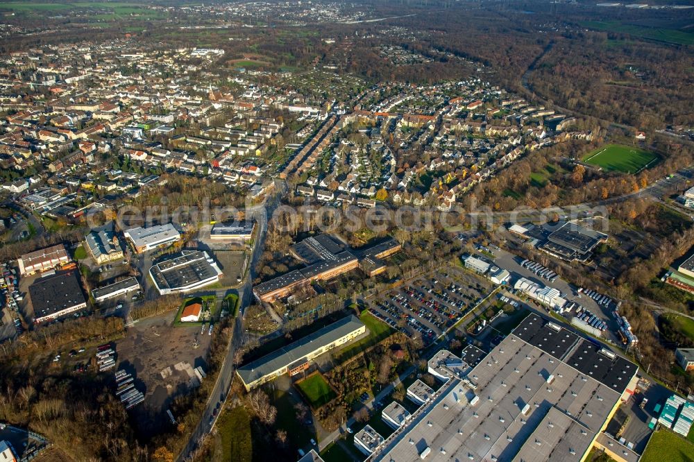 Gelsenkirchen from above - Commercial area and business establishment at the Emscherstrasse in Gelsenkirchen in North Rhine-Westphalia. In the picture below the premises of Vaillant Germany GmbH & Co. KG