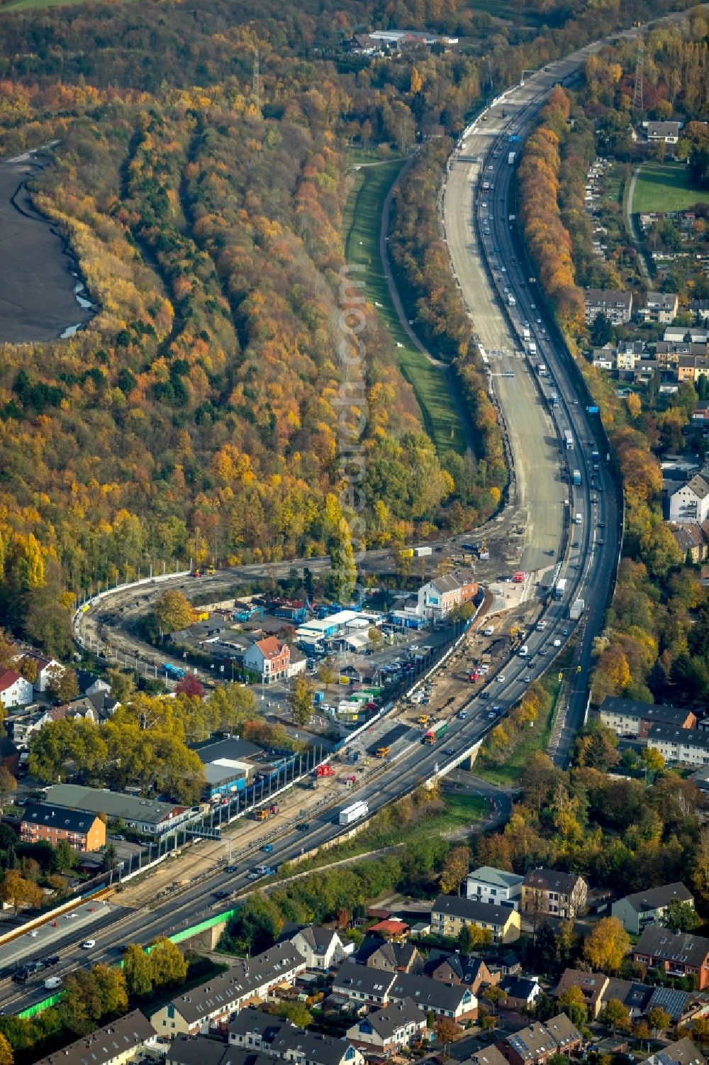 Essen from the bird's eye view: Industrial estate and company settlement along the BAB A42 in Essen in the state North Rhine-Westphalia, Germany