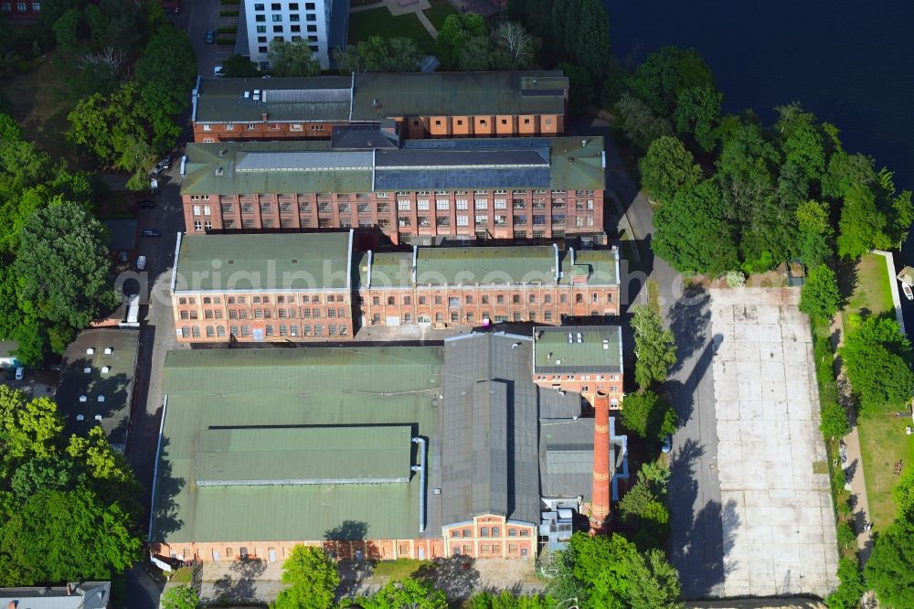 Aerial photograph Berlin - Industrial estate and company settlement along the Eiswerderstrasse in the district Hakenfelde in Berlin, Germany