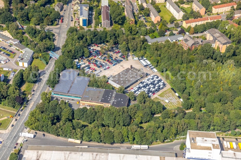 Essen from above - Industrial estate and company settlement along the Hafenstrasse in Essen in the state North Rhine-Westphalia, Germany