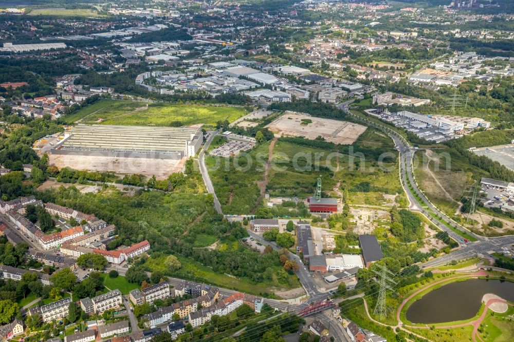 Aerial photograph Essen - Industrial estate and company settlement along the Helenenstrasse in Essen in the state North Rhine-Westphalia, Germany