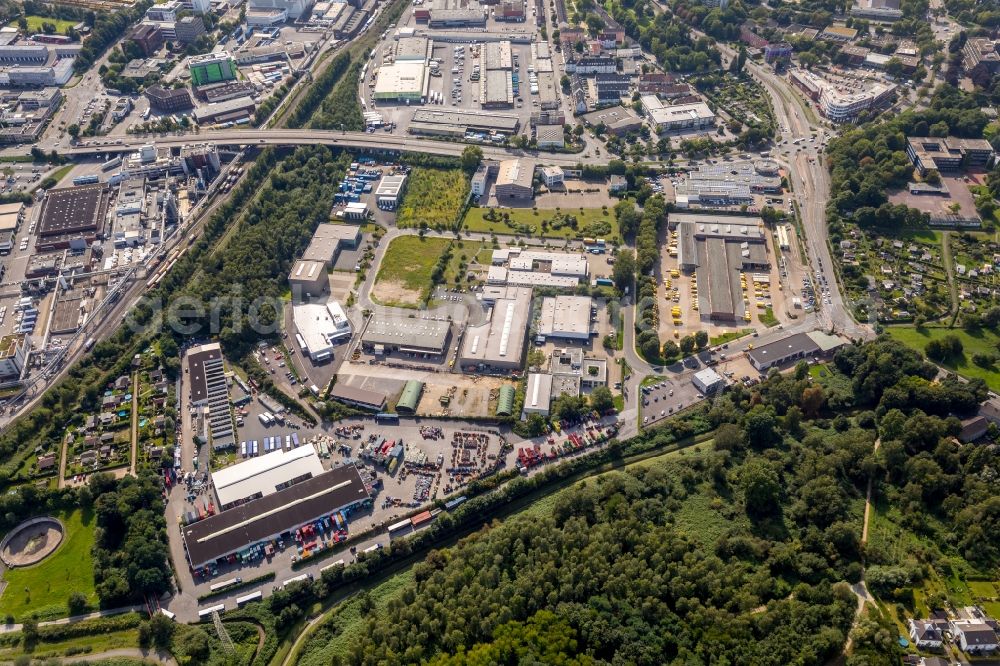 Aerial photograph Essen - Industrial estate and company settlement along the Herzogstrasse in Essen in the state North Rhine-Westphalia, Germany