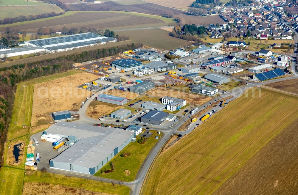 Aerial photograph Menden (Sauerland) - Industrial estate and company settlement along the Haemmerstrasse in Menden (Sauerland) in the state North Rhine-Westphalia