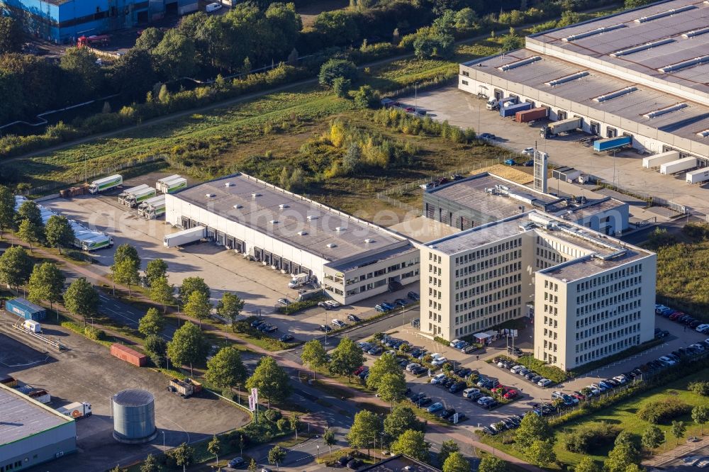 Herne from the bird's eye view: Industrial estate and company settlement along the Koniner Strasse and the Lindenallee in the district Wanne-Eickel in Herne at Ruhrgebiet in the state North Rhine-Westphalia, Germany