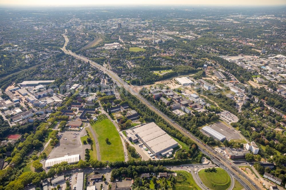 Aerial photograph Essen - Industrial estate and company settlement along the Schoenscheidtstrasse in Essen in the state North Rhine-Westphalia, Germany