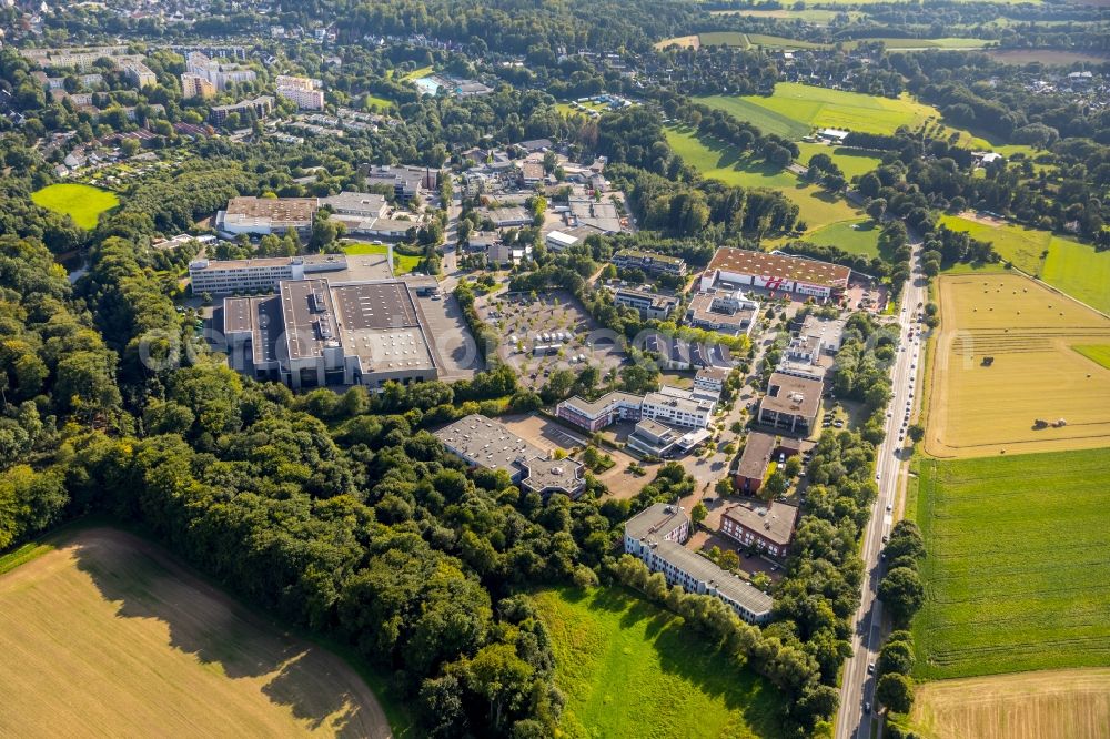 Umstand from the bird's eye view: Industrial estate and company settlement along the Strasse Im Teelbruch in Essen in the state North Rhine-Westphalia, Germany