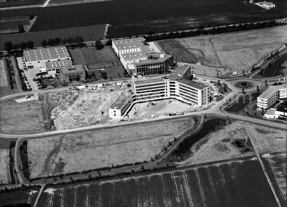 Krefeld from the bird's eye view: Industrial park Europa Park at the motorway exit of the motorway A4 Fichtenhain in Krefeld in North Rhine-Westphalia