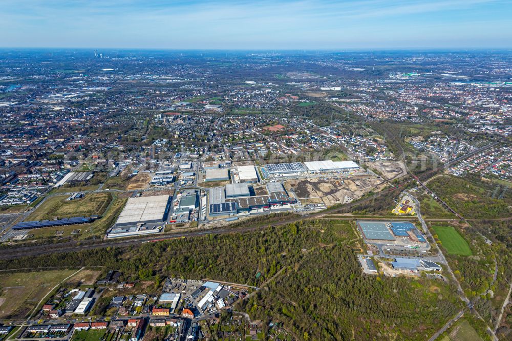 Gelsenkirchen from the bird's eye view: Industrial estate and company settlement on Europastrasse in the district Bulmke-Huellen in Gelsenkirchen at Ruhrgebiet in the state North Rhine-Westphalia, Germany