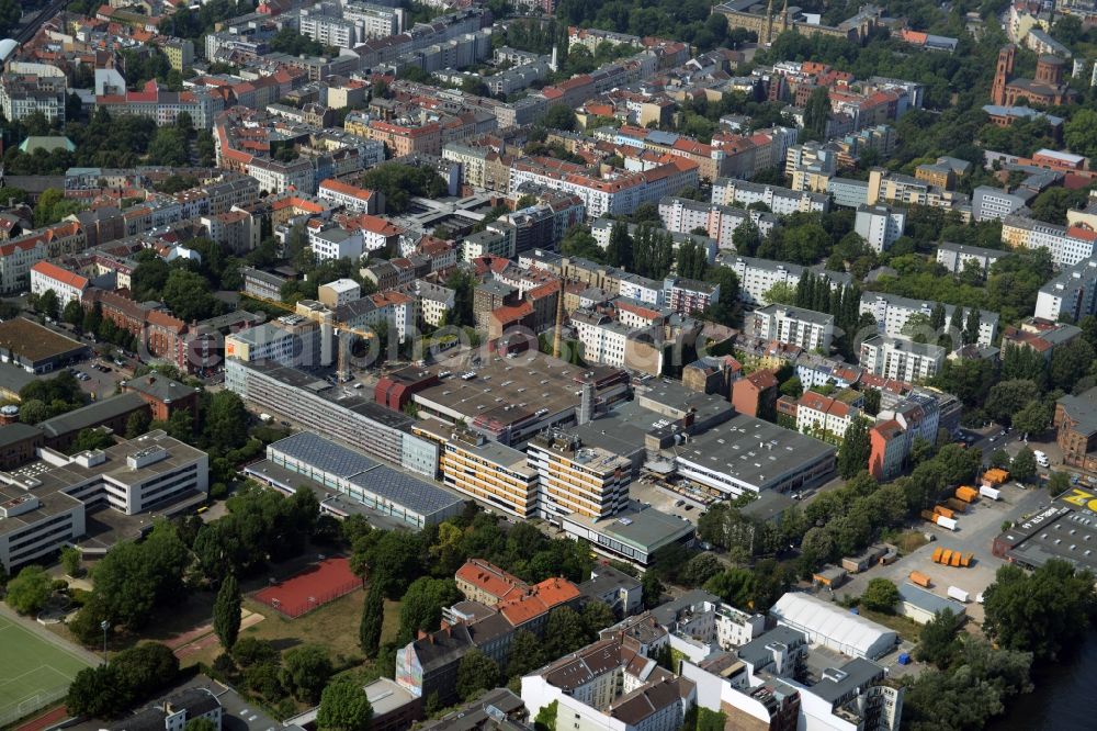 Aerial photograph Berlin - Industrial estate and corporate settlement on Zeughof in the Kreuzberg district in Berlin