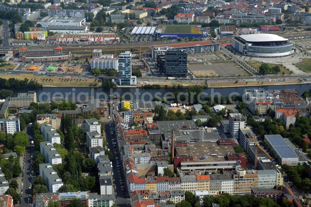 Aerial image Berlin - Industrial estate and corporate settlement on Zeughof in the Kreuzberg district in Berlin