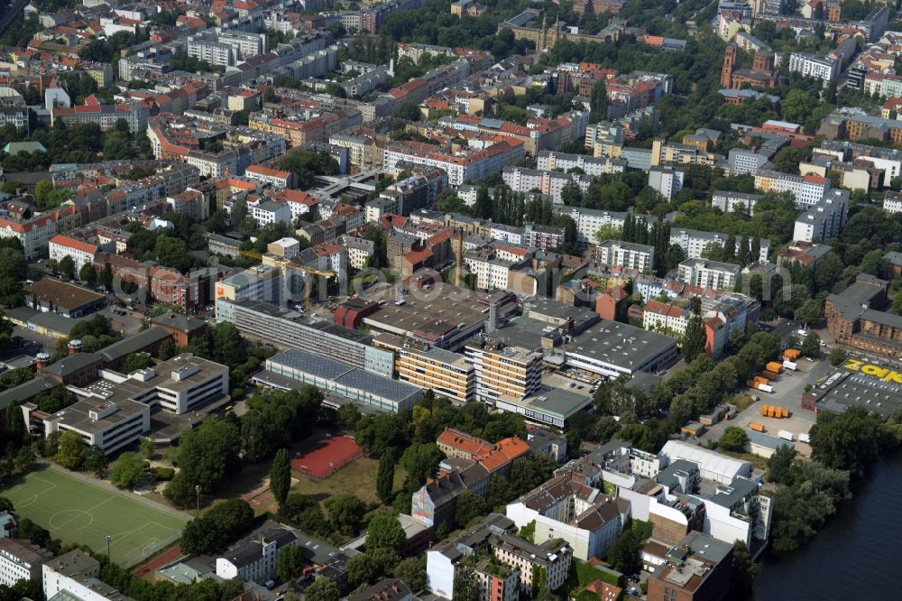 Aerial photograph Berlin - Industrial estate and corporate settlement on Zeughof in the Kreuzberg district in Berlin