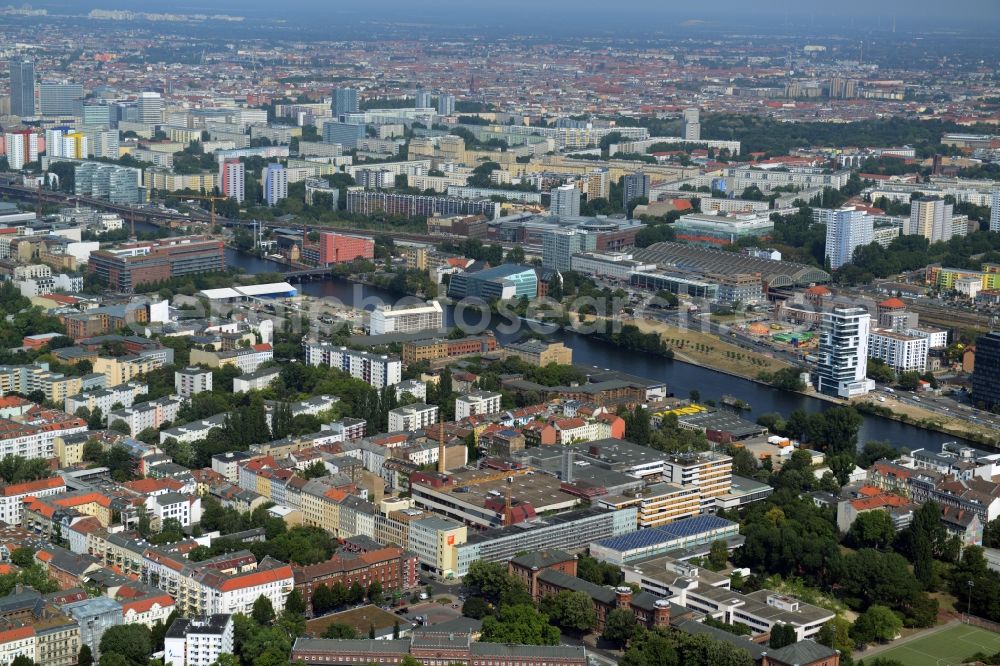 Aerial image Berlin - Industrial estate and corporate settlement on Zeughof in the Kreuzberg district in Berlin