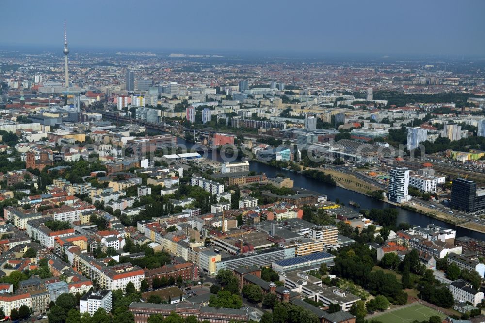 Aerial photograph Berlin - Industrial estate and corporate settlement on Zeughof in the Kreuzberg district in Berlin