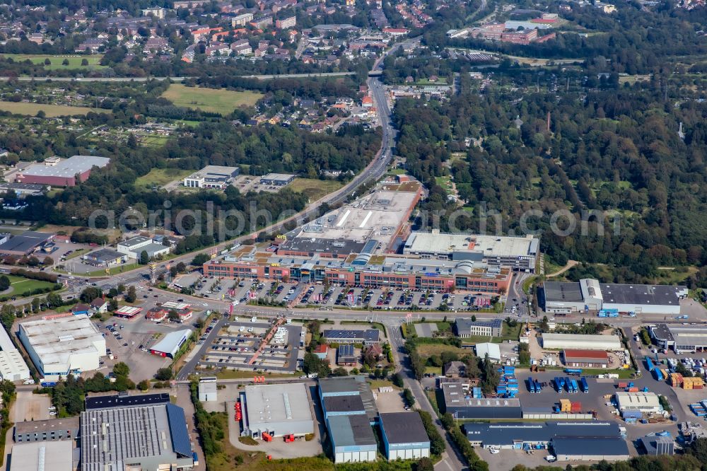 Aerial photograph Flensburg - Industrial estate and company settlement Flensburg -West between Lilienthalstrasse and Bundesstrasse B199 in Flensburg in the state Schleswig-Holstein, Germany