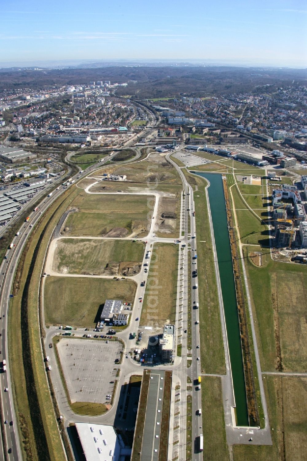 Sindelfingen from the bird's eye view: Commercial area on Long Lake south of the Daimler AG - Mercedes-Benz plant in Sindelfingen in Baden-Wuerttemberg