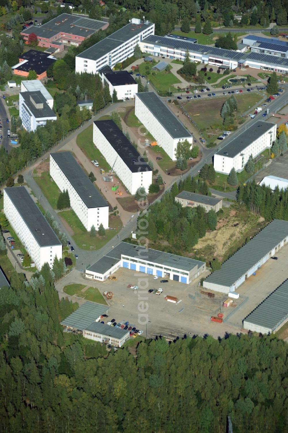 Suhl from the bird's eye view: Industrial estate and company settlement Friedberg in the South of Suhl in the state of Thuringia