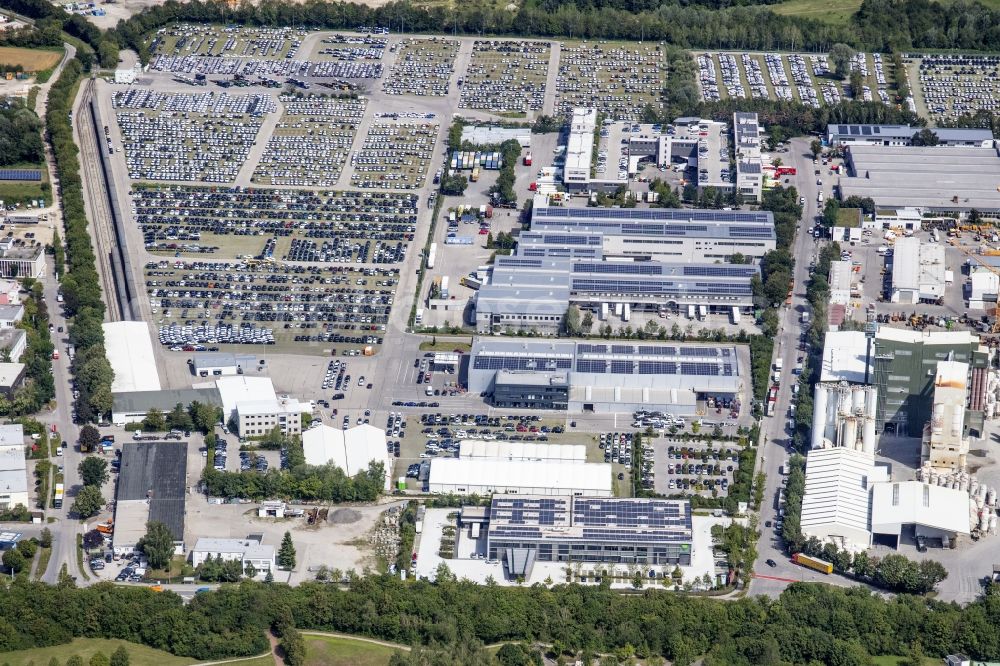 Hochbrück from the bird's eye view: Commercial area and company settlement Garching-Hochbrueck with BMW parking space on Robert-Bosch-Strasse in Hochbrueck in the state Bavaria, Germany