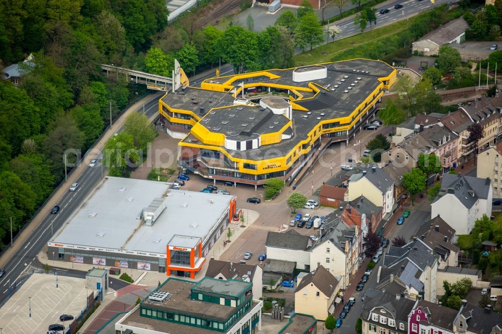 Aerial photograph Ennepetal - Industrial estate and company settlement Gasstrasse - Neustrasse with yellow Haus Ennepetal in Ennepetal in the state North Rhine-Westphalia