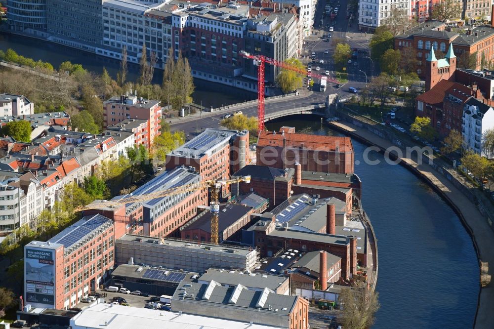 Aerial image Berlin - Industrial estate and company settlement Gebauer Hoefe on Franklinstrasse in Berlin, Germany