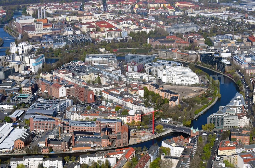 Aerial image Berlin - Industrial estate and company settlement Gebauer Hoefe on Franklinstrasse in Berlin, Germany