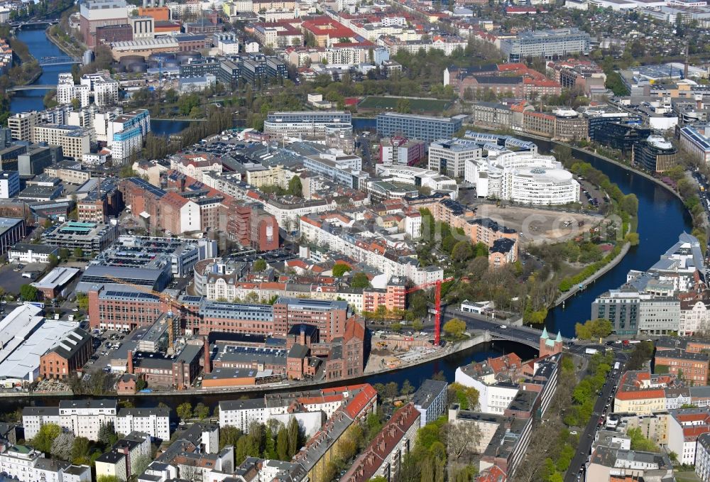 Berlin from above - Industrial estate and company settlement Gebauer Hoefe on Franklinstrasse in Berlin, Germany