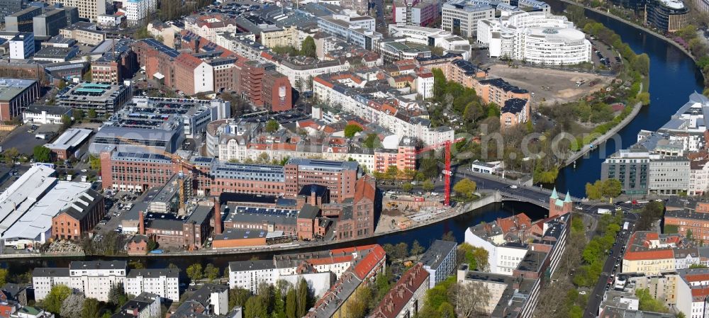 Berlin from the bird's eye view: Industrial estate and company settlement Gebauer Hoefe on Franklinstrasse in Berlin, Germany