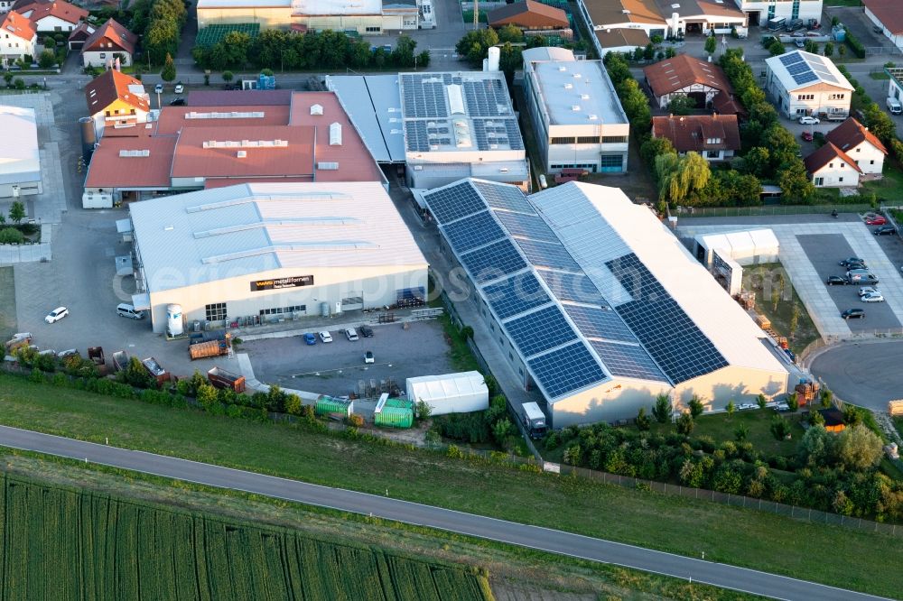 Aerial photograph Hatzenbühl - Industrial estate and company settlement Im Gereut with WWS Metallformen GmbH and HGGS LaserCUT GmbH & Co. KG in Hatzenbuehl in the state Rhineland-Palatinate