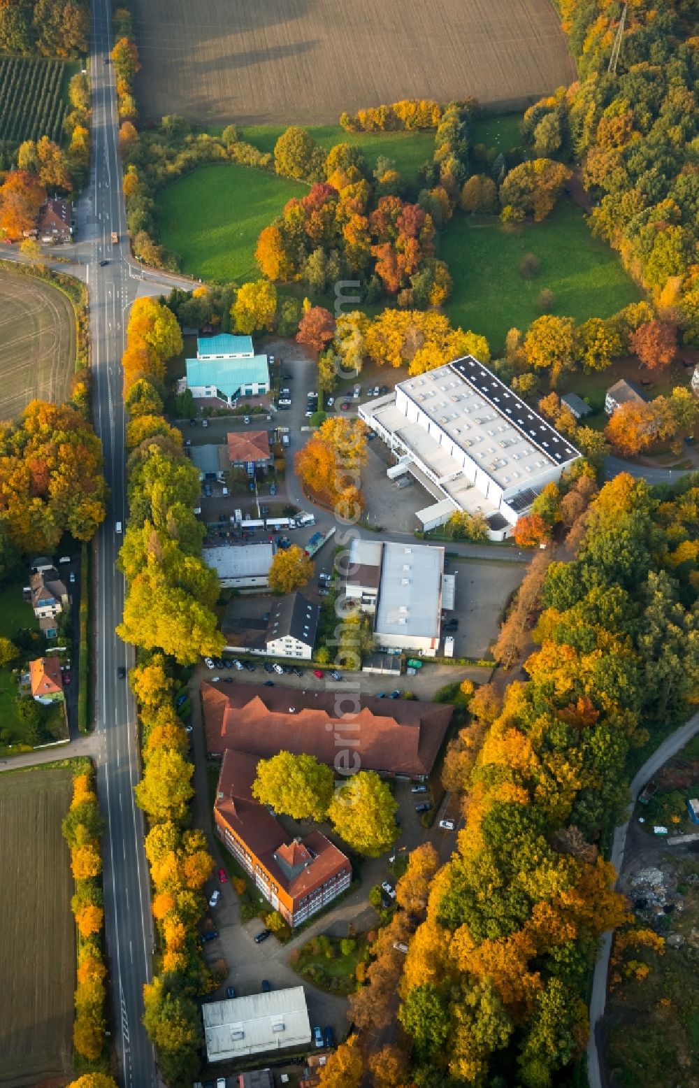 Gladbeck from the bird's eye view: Industrial estate and company settlement Gewerbepark Schanzenhof in Gladbeck in the state of North Rhine-Westphalia