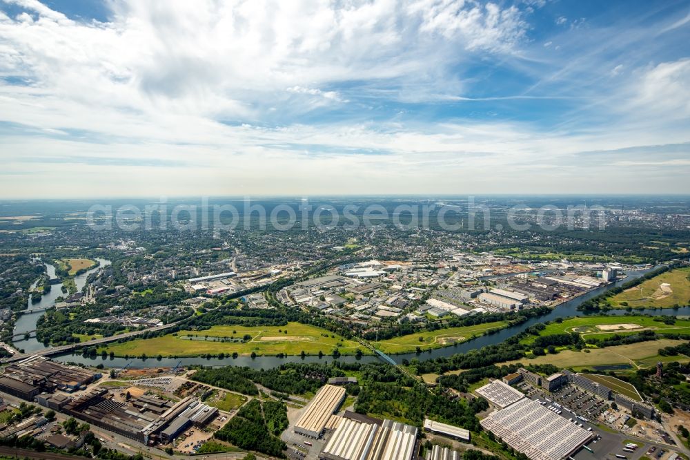 Mülheim an der Ruhr from above - Industrial estate and company settlement Gewerbepark Weseler Strasse in Muelheim on the Ruhr in the state North Rhine-Westphalia