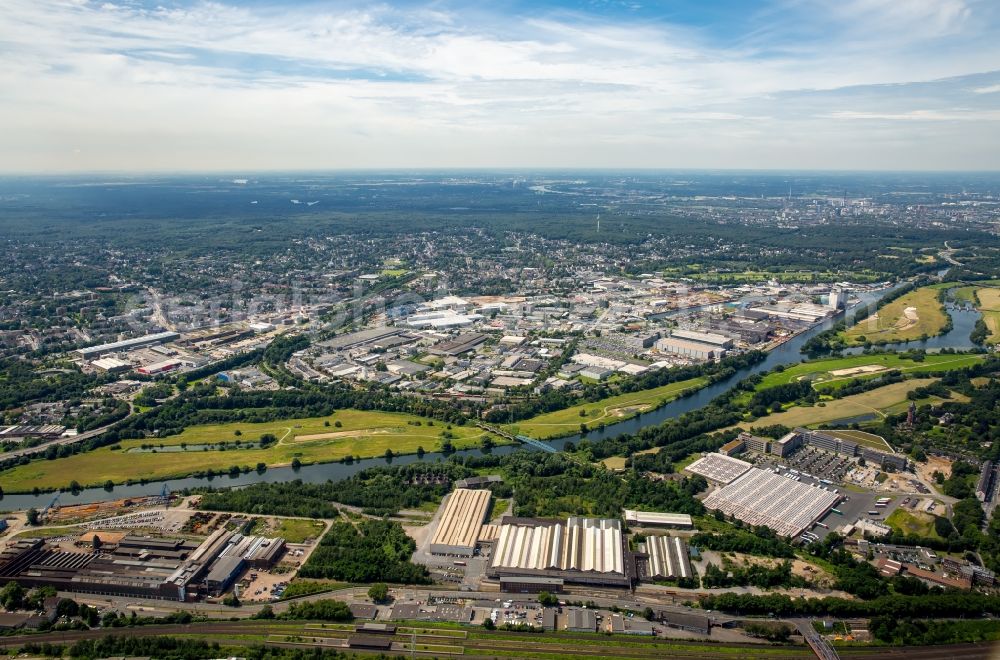 Mülheim an der Ruhr from the bird's eye view: Industrial estate and company settlement Gewerbepark Weseler Strasse in Muelheim on the Ruhr in the state North Rhine-Westphalia