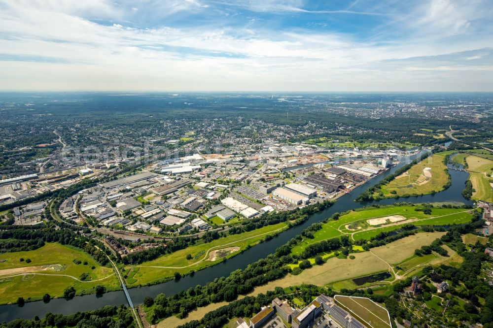 Aerial photograph Mülheim an der Ruhr - Industrial estate and company settlement Gewerbepark Weseler Strasse in Muelheim on the Ruhr in the state North Rhine-Westphalia