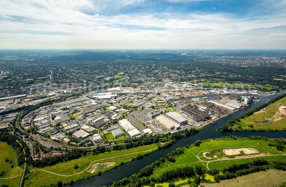 Mülheim an der Ruhr from above - Industrial estate and company settlement Gewerbepark Weseler Strasse in Muelheim on the Ruhr in the state North Rhine-Westphalia