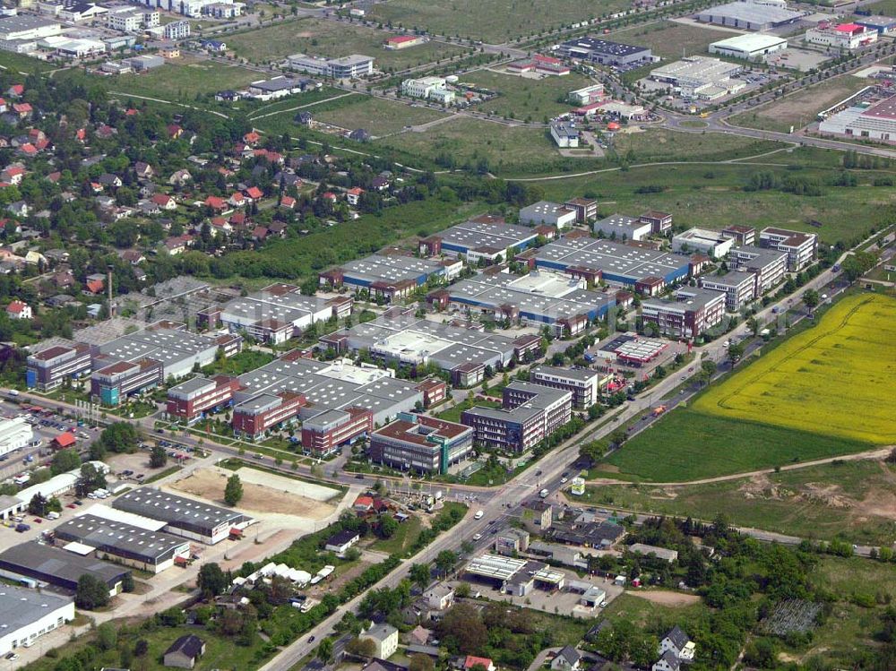 Aerial image Berlin - Mahlsdorf - Gewerbegebiet der GIP (Gewerbe im Park) und der DIFA an der B1 in Berlin - Mahlsdorf.