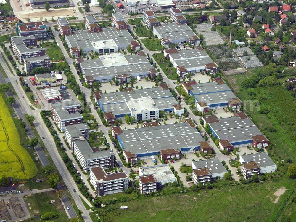 Aerial image Berlin - Mahlsdorf - Gewerbegebiet der GIP (Gewerbe im Park) und der DIFA an der B1 in Berlin - Mahlsdorf.