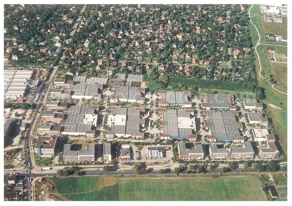 Berlin - Mahlsdorf from the bird's eye view: Gewerbegebiet der GIP und der DIFA an der B1 in Berlin - Mahlsdorf.