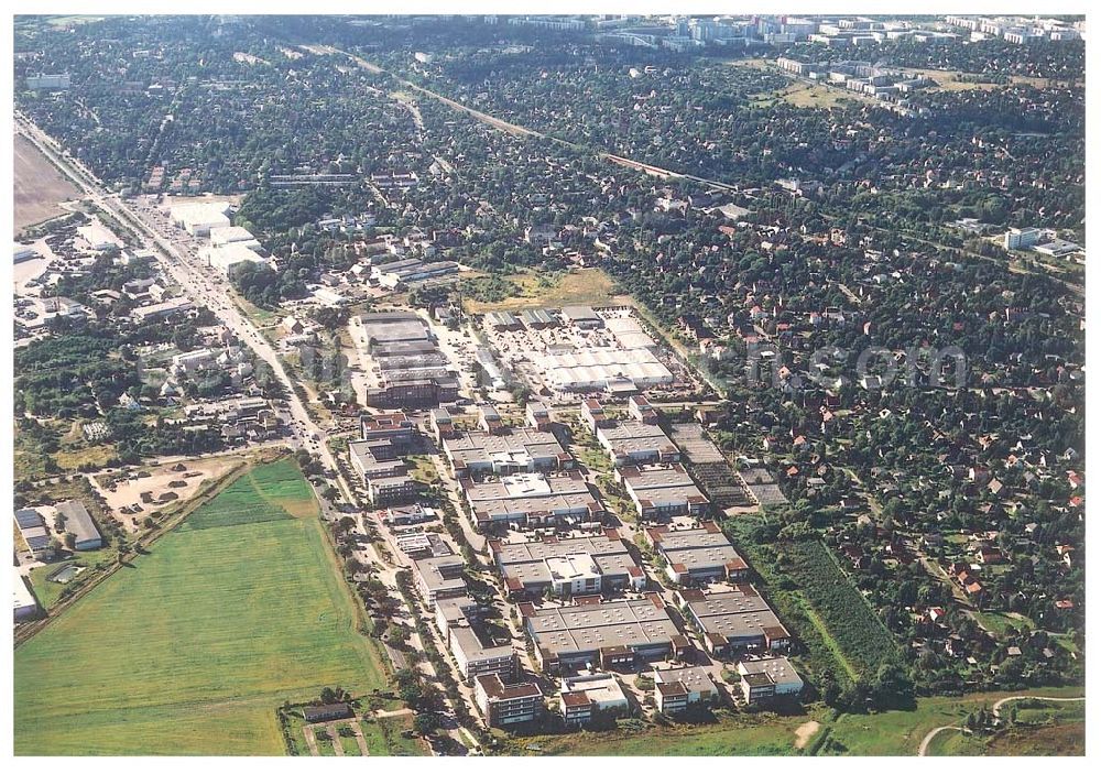 Aerial image Berlin - Mahlsdorf - Gewerbegebiet der GIP und der DIFA an der B1 in Berlin - Mahlsdorf.