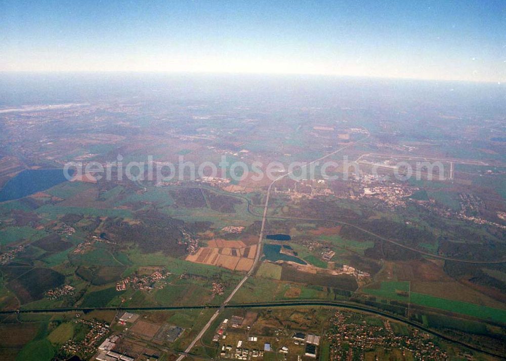 Leipzig - Gröbers from the bird's eye view: Gewerbegebiet Großkugel an der BAB A14 (Nähe Schkeuditzer Kreuz) ein Projekt der HVB Immobilienmanagement AG Blick nach Nord im Bild auch Flughafen Leipzig - Halle 06.11.2002