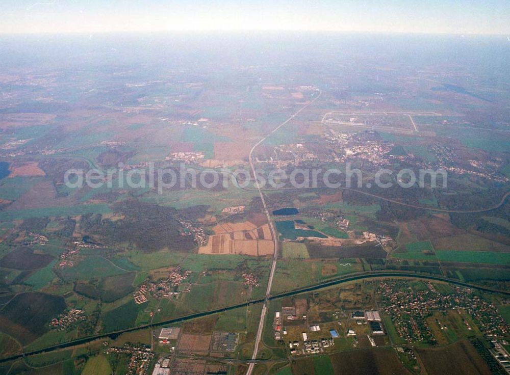 Leipzig - Gröbers from above - Gewerbegebiet Großkugel an der BAB A14 (Nähe Schkeuditzer Kreuz) ein Projekt der HVB Immobilienmanagement AG Blick nach Nord im Bild auch Flughafen Leipzig - Halle 06.11.2002