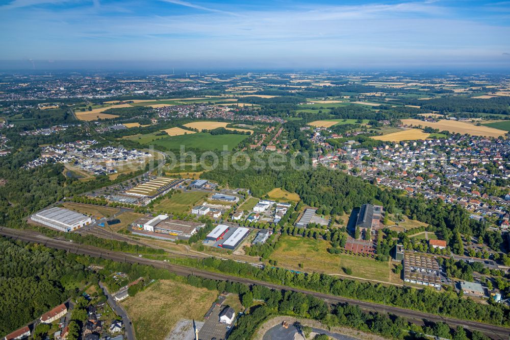 Aerial photograph Hamm - Industrial estate and company settlement on street Sachsenweg in the district Heessen in Hamm at Ruhrgebiet in the state North Rhine-Westphalia, Germany