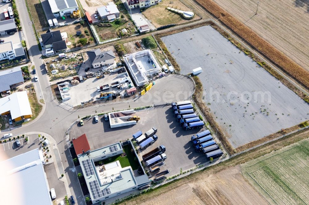 Aerial photograph Hatzenbühl - Industrial estate and company settlement in Hatzenbuehl in the state Rhineland-Palatinate, Germany