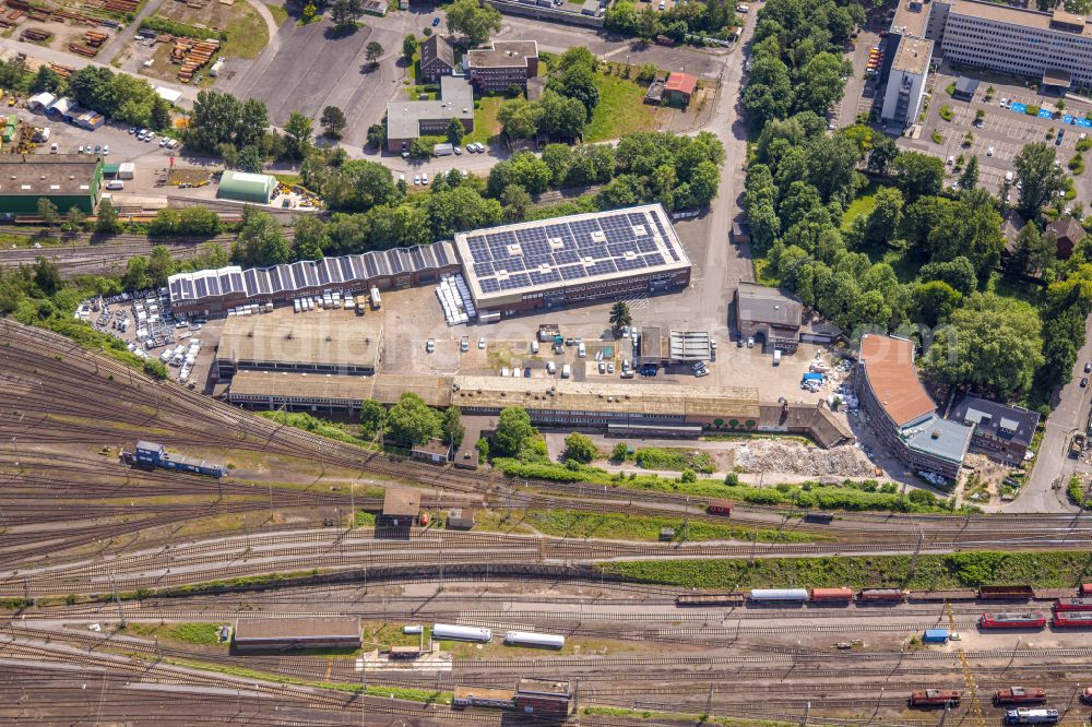 Aerial photograph Herne - Industrial estate and company settlement at the Central Station on street Heitkampsfeld in Herne at Ruhrgebiet in the state North Rhine-Westphalia, Germany