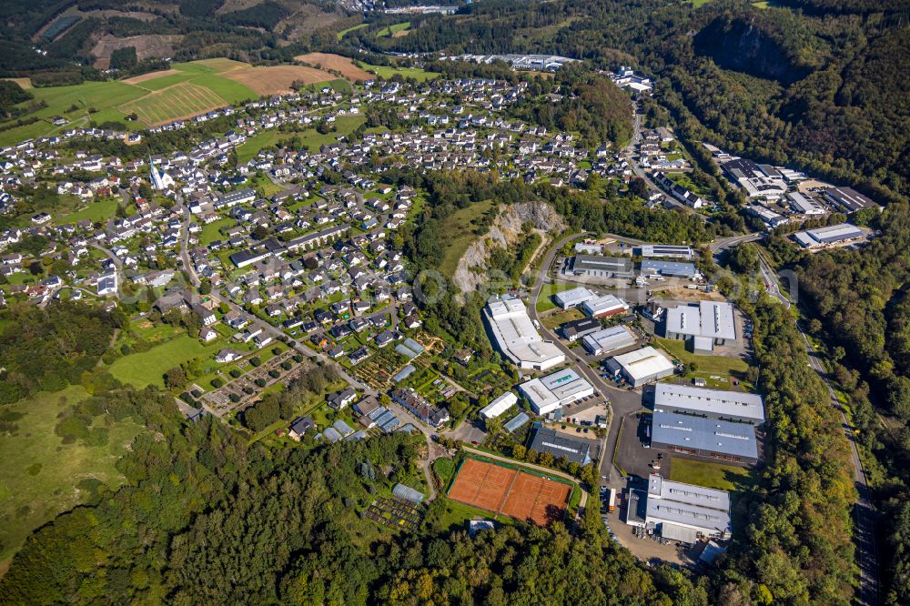 Aerial photograph Heggen - Industrial estate and company settlement on street Zum Elberskamp in Heggen at Sauerland in the state North Rhine-Westphalia, Germany