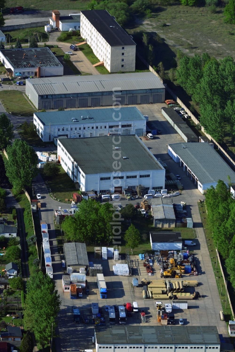 Aerial photograph Berlin - In the street Am Heizhaus in the district of Karlshorst Berlin is the industrial park Karlshorst. On the site of various medium-sized companies and businessmen have their establishment, inter alia, the KORA Systemtechnik GmbH