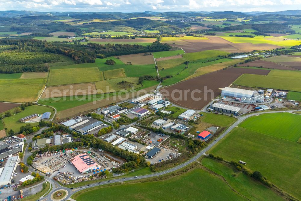 Aerial photograph Höveringhausen - Industrial estate and company settlement on street Im Braukhaussiepen in Hoeveringhausen in the state North Rhine-Westphalia, Germany