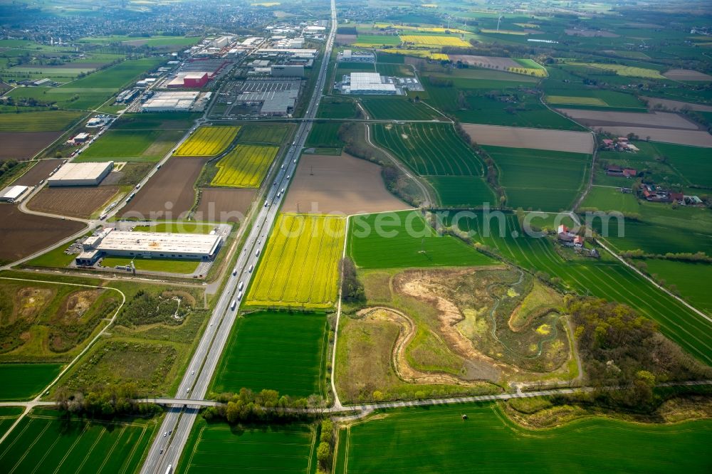 Westerbönen from the bird's eye view: Industrial area Inlog-Park along the federal motorway and surrounding area of the A2 in the West of the Rhynern part of Hamm in the state of North Rhine-Westphalia