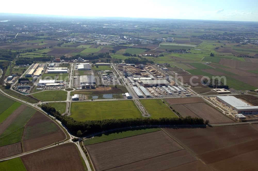 INGOLSTADT from the bird's eye view: Im bayerischen Städtekreuz München, Regensburg, Nürnberg und Augsburg liegt der InterPark. Das Gewerbegebiet bietet eine Gesamtfläche von rund zwei Millionen Quadratmeter. Ein Projekt der HVB-Immobilien AG.