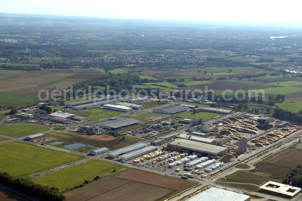 INGOLSTADT from the bird's eye view: Im bayerischen Städtekreuz München, Regensburg, Nürnberg und Augsburg liegt der InterPark. Das Gewerbegebiet bietet eine Gesamtfläche von rund zwei Millionen Quadratmeter. Ein Projekt der HVB-Immobilien AG.