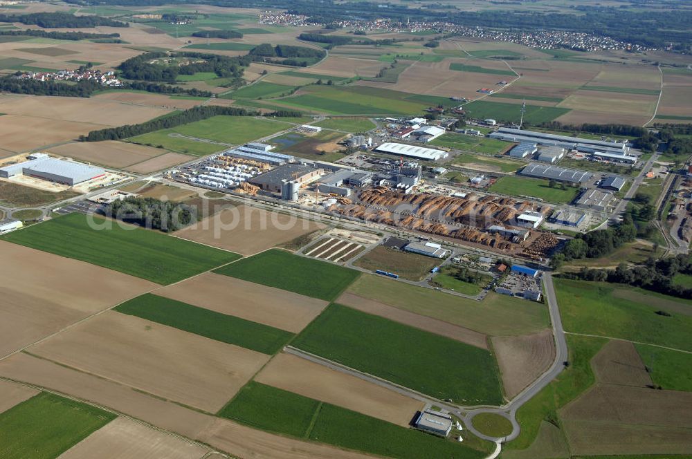 INGOLSTADT from the bird's eye view: Im bayerischen Städtekreuz München, Regensburg, Nürnberg und Augsburg liegt der InterPark. Das Gewerbegebiet bietet eine Gesamtfläche von rund zwei Millionen Quadratmeter. Ein Projekt der HVB-Immobilien AG.