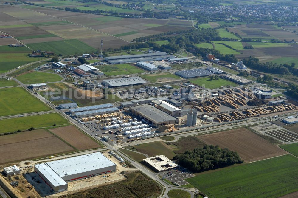 Aerial photograph INGOLSTADT - Im bayerischen Städtekreuz München, Regensburg, Nürnberg und Augsburg liegt der InterPark. Das Gewerbegebiet bietet eine Gesamtfläche von rund zwei Millionen Quadratmeter. Ein Projekt der HVB-Immobilien AG.